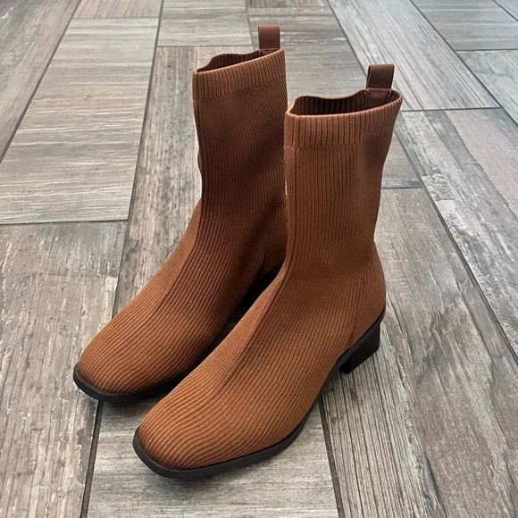 Everlane Brown Sock Boots NWOT - Picture 4 of 12